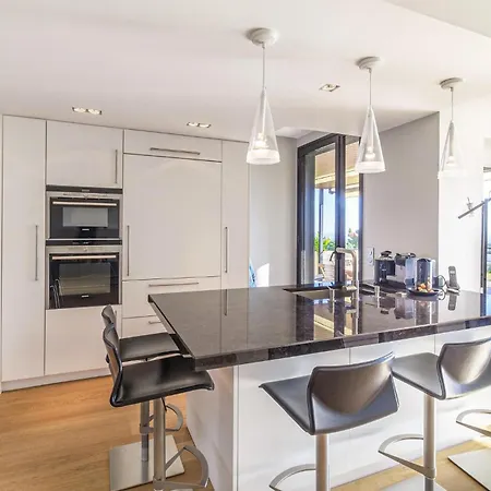 3 Bedroom Gorgeous In Vallauris