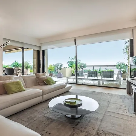 3 Bedroom Gorgeous In Appartamento Vallauris